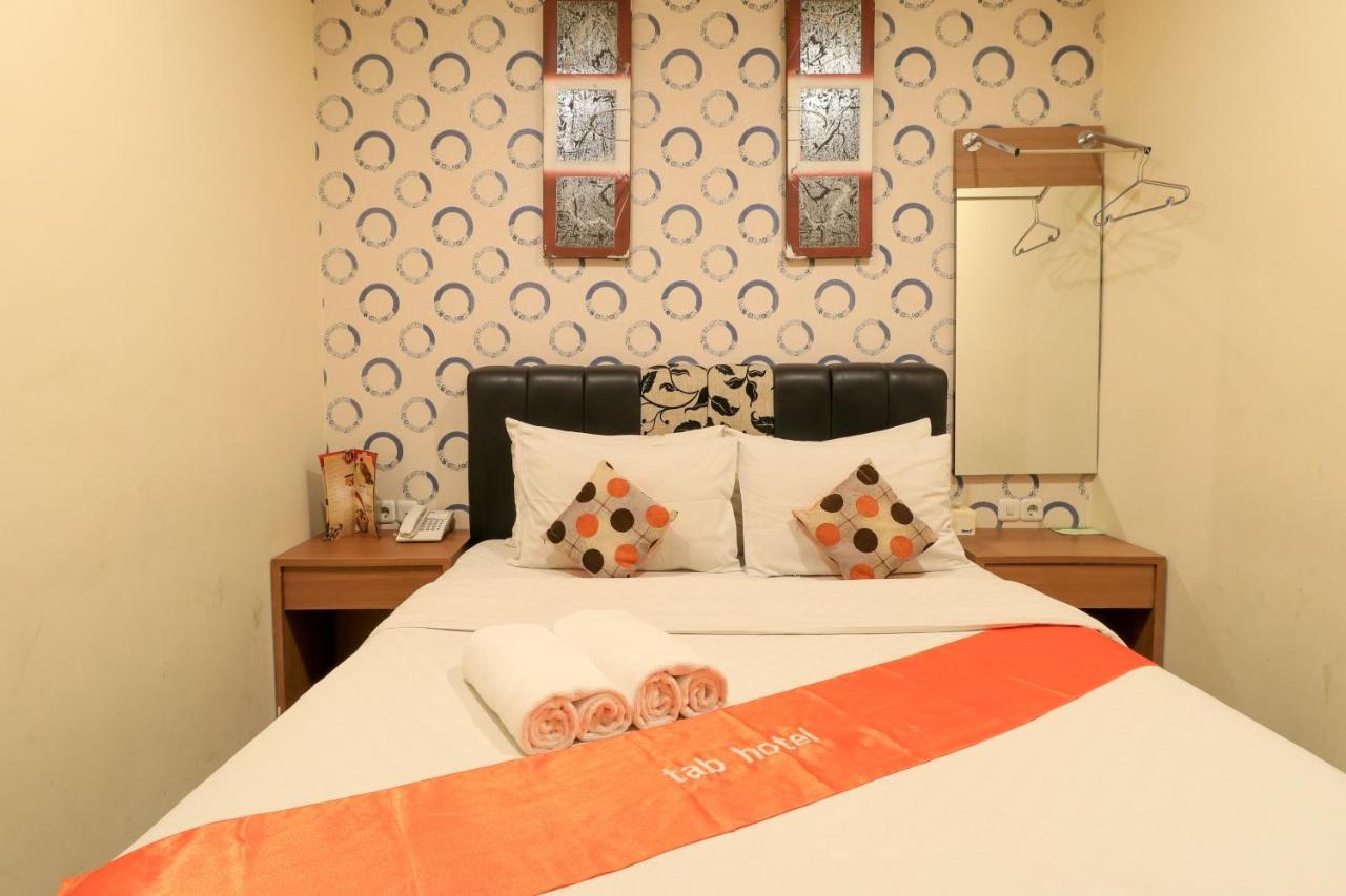 Tab Hotel Surabaya Exteriör bild