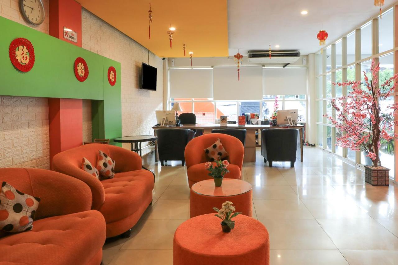 Tab Hotel Surabaya Exteriör bild
