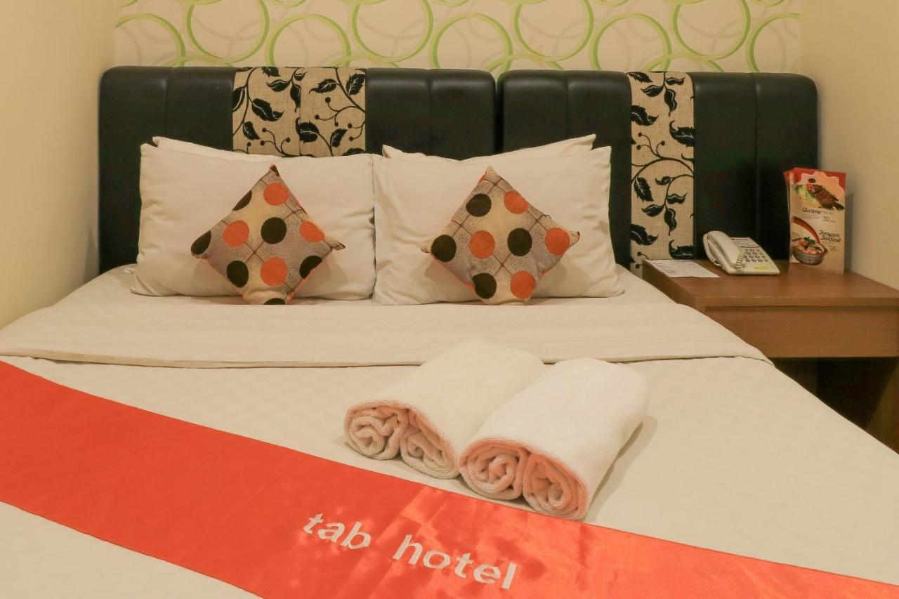 Tab Hotel Surabaya Exteriör bild