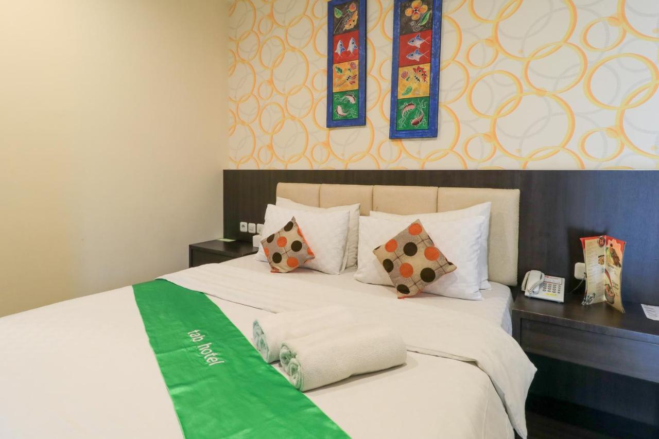 Tab Hotel Surabaya Exteriör bild