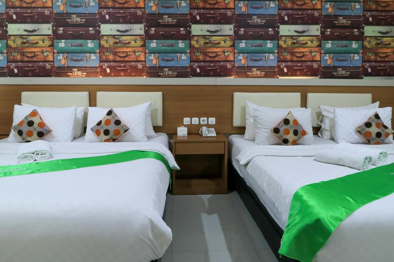 Tab Hotel Surabaya Exteriör bild