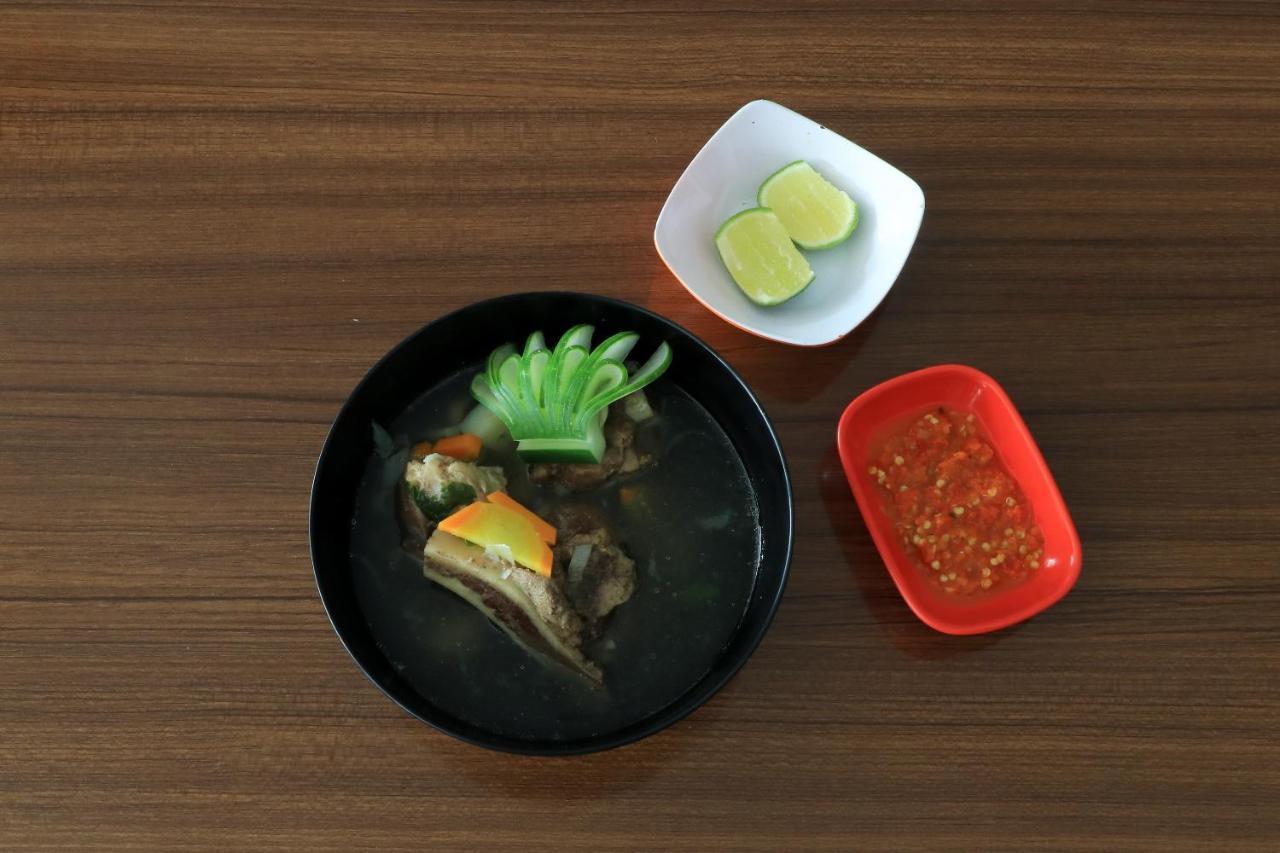 Tab Hotel Surabaya Exteriör bild
