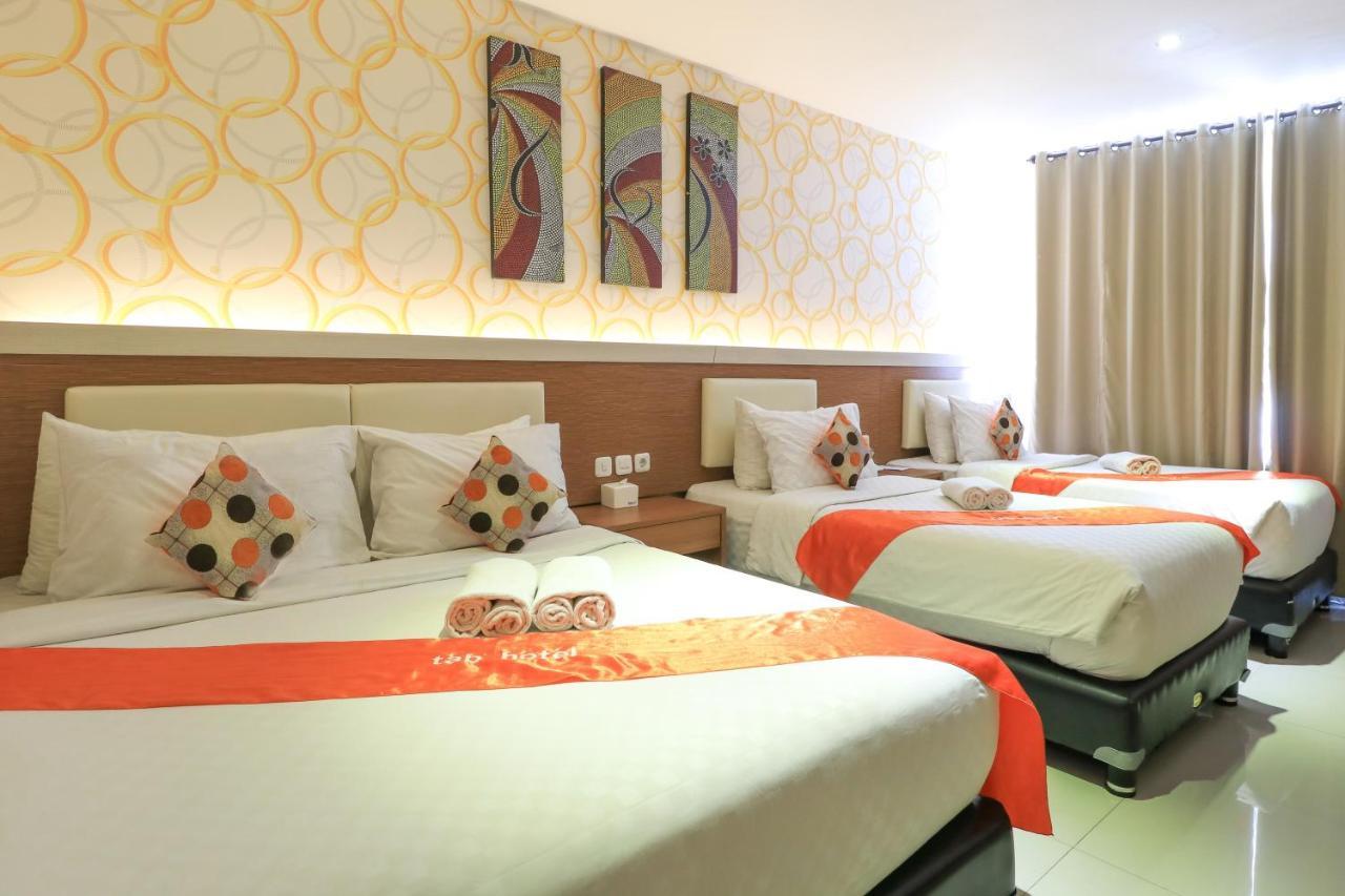 Tab Hotel Surabaya Exteriör bild