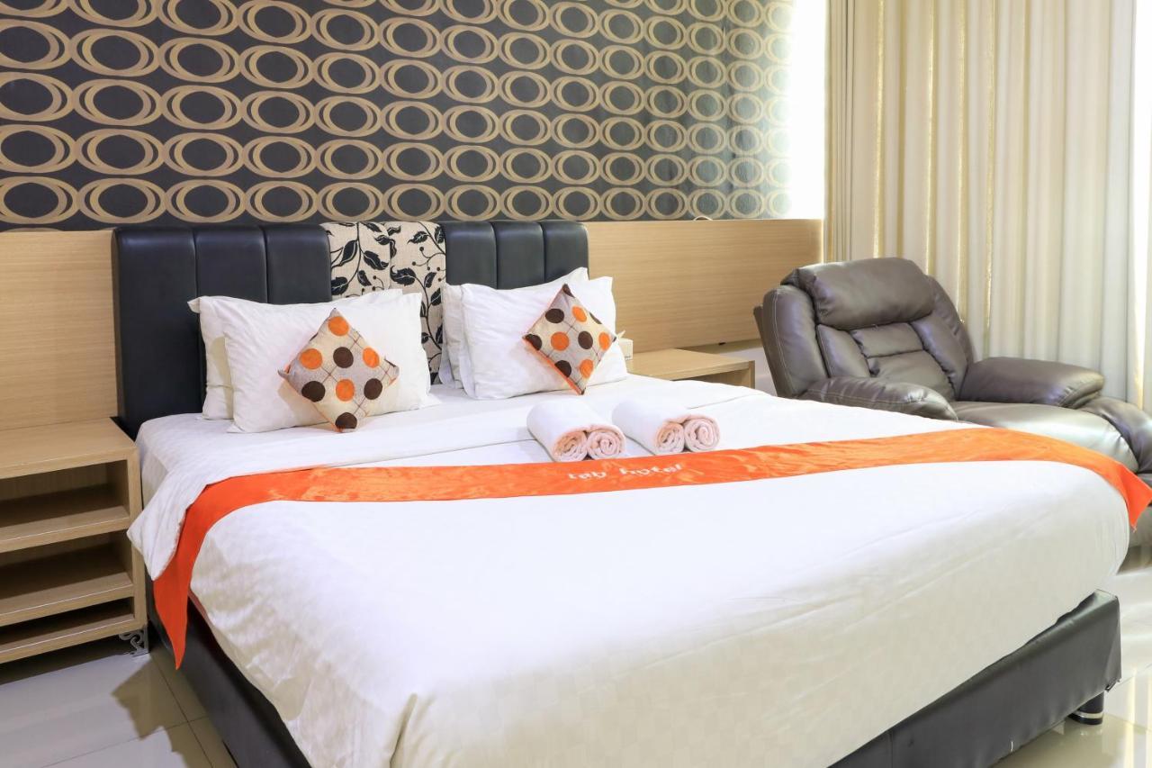 Tab Hotel Surabaya Exteriör bild