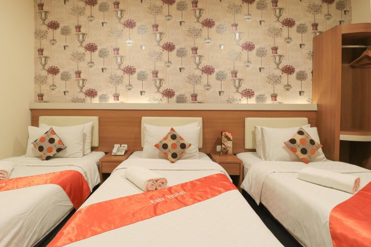 Tab Hotel Surabaya Exteriör bild