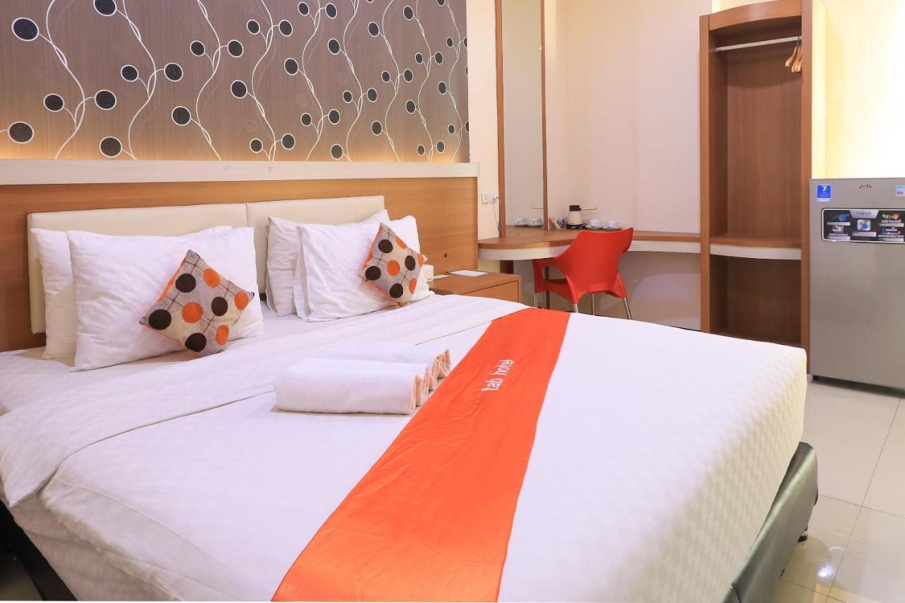 Tab Hotel Surabaya Exteriör bild