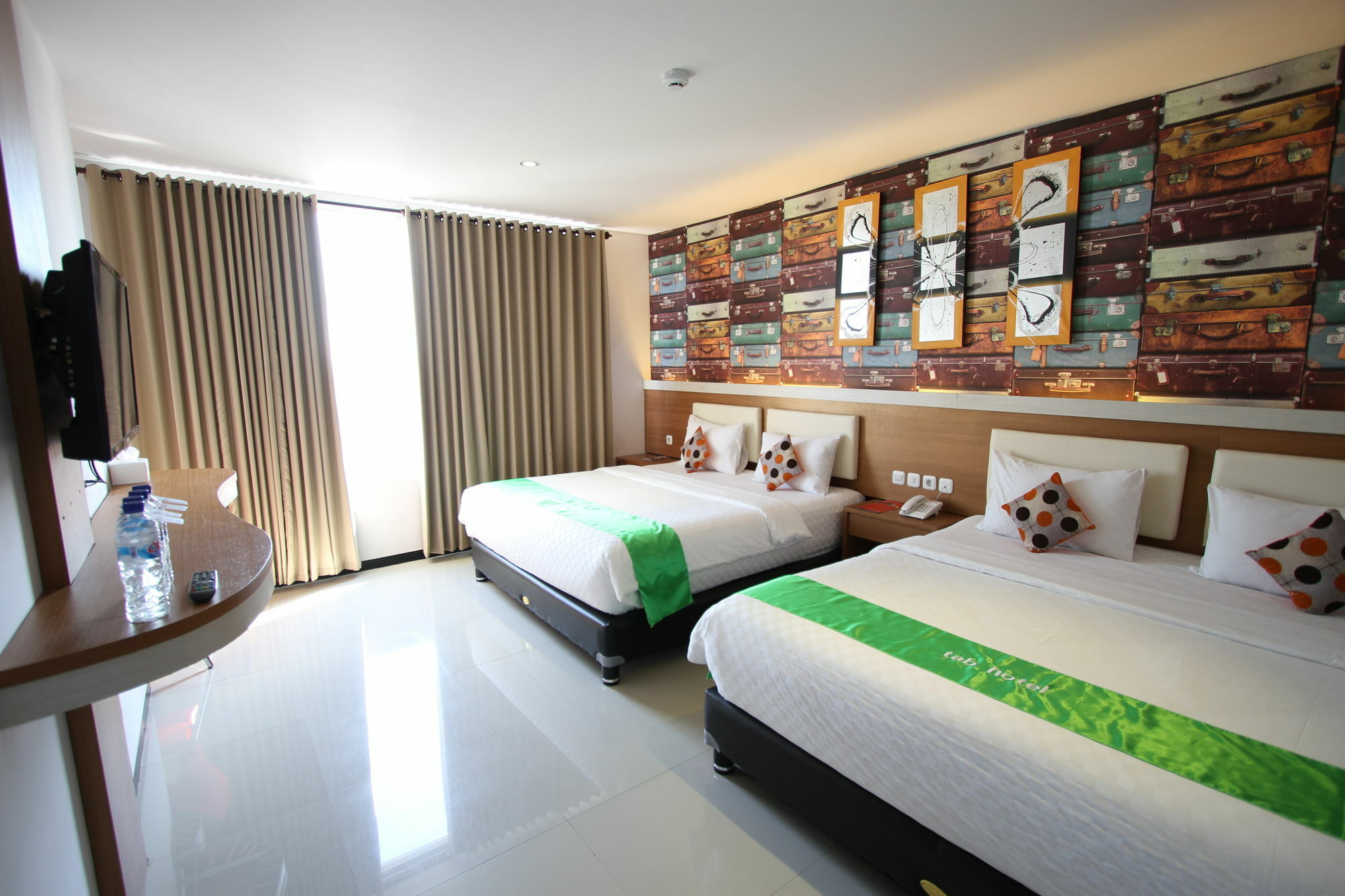 Tab Hotel Surabaya Exteriör bild
